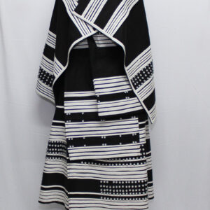 Black and white mbaco set with buttons detail